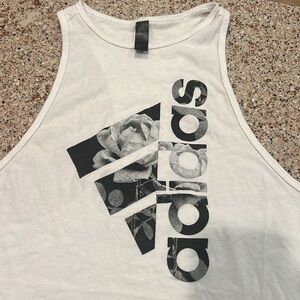 Adidas Tank 🖤🤍